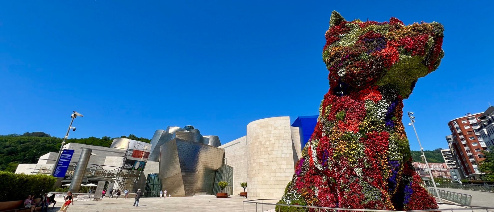 Digital nomad friends reconnect over food & culture in Bilbao & San Sebastian, Spain